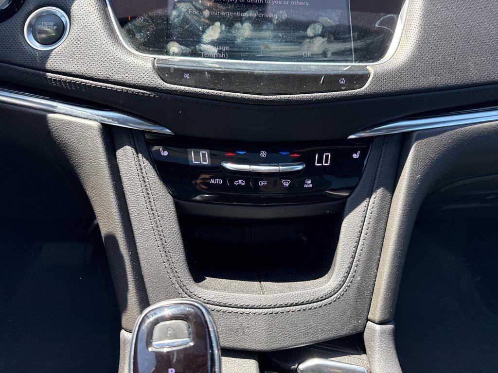 used 2022 Cadillac XT5 car, priced at $27,500