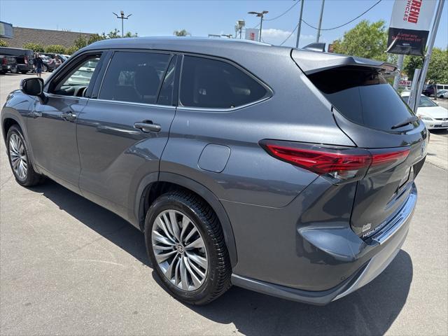 used 2020 Toyota Highlander Hybrid car, priced at $38,000