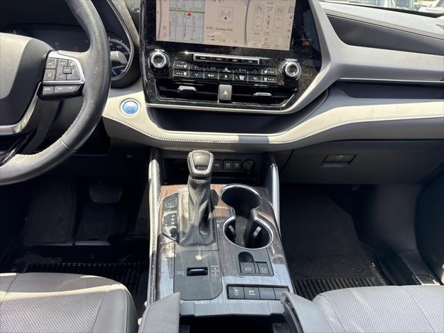 used 2020 Toyota Highlander Hybrid car, priced at $38,000