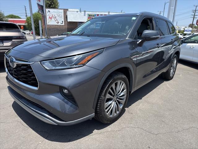 used 2020 Toyota Highlander Hybrid car, priced at $38,000