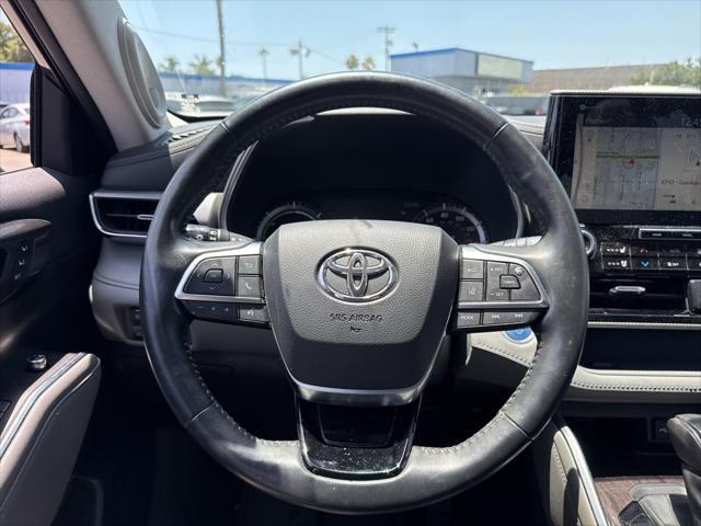 used 2020 Toyota Highlander Hybrid car, priced at $38,000