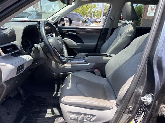 used 2020 Toyota Highlander Hybrid car, priced at $38,000