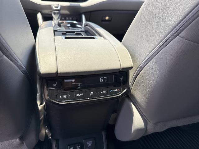 used 2020 Toyota Highlander Hybrid car, priced at $38,000