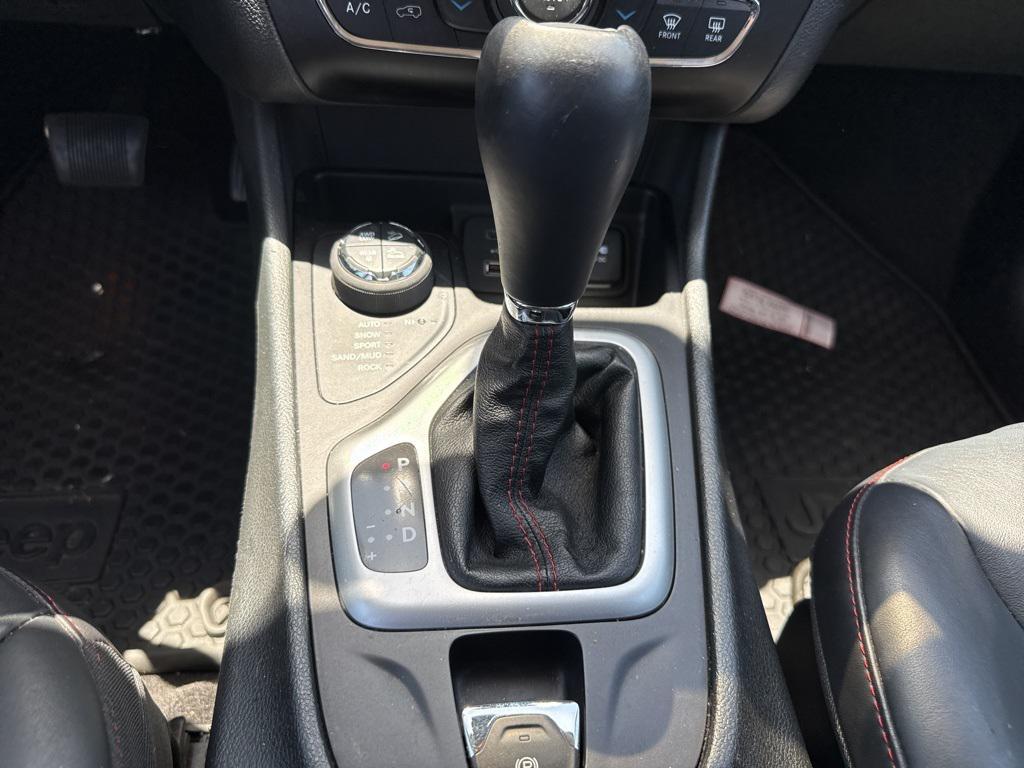 used 2015 Jeep Cherokee car, priced at $9,200