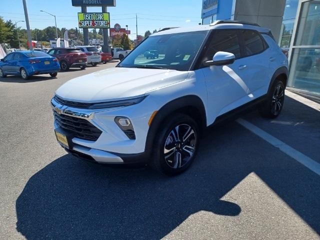 new 2025 Chevrolet TrailBlazer car, priced at $29,525