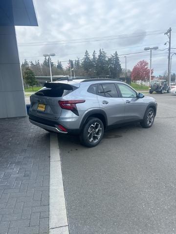 new 2025 Chevrolet Trax car