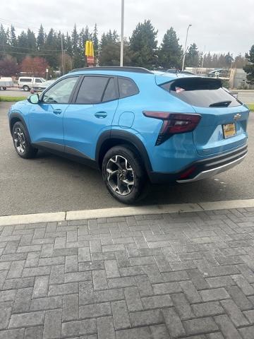 new 2025 Chevrolet Trax car