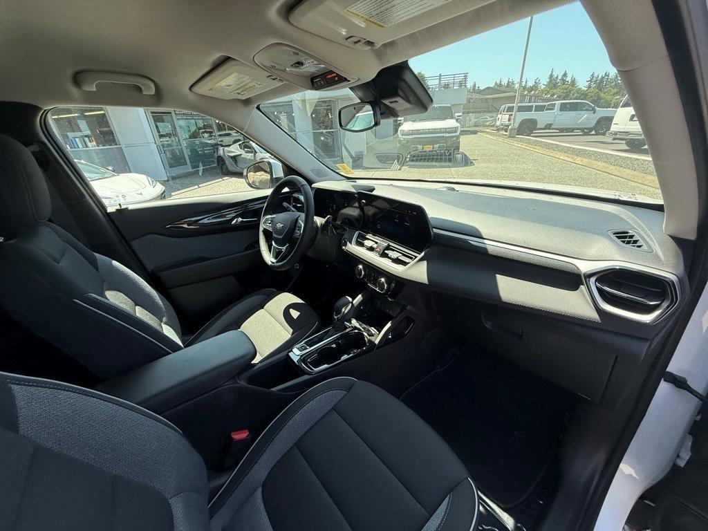 new 2025 Chevrolet TrailBlazer car, priced at $30,080