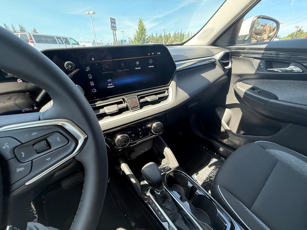 new 2025 Chevrolet TrailBlazer car, priced at $30,080