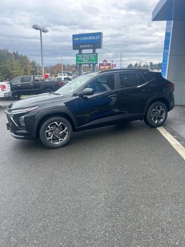 new 2025 Chevrolet Trax car