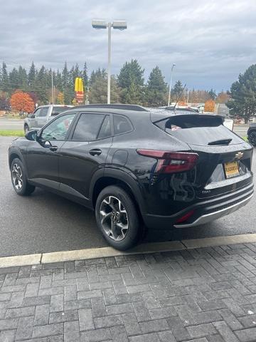 new 2025 Chevrolet Trax car