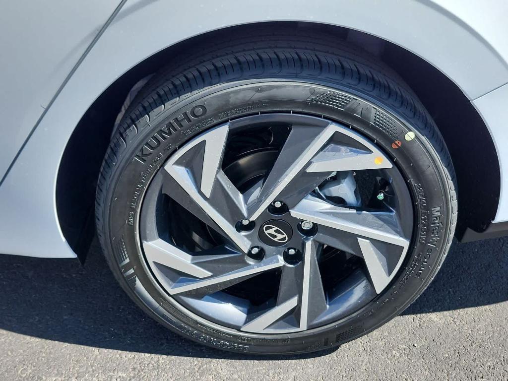 new 2025 Hyundai Elantra car, priced at $24,165