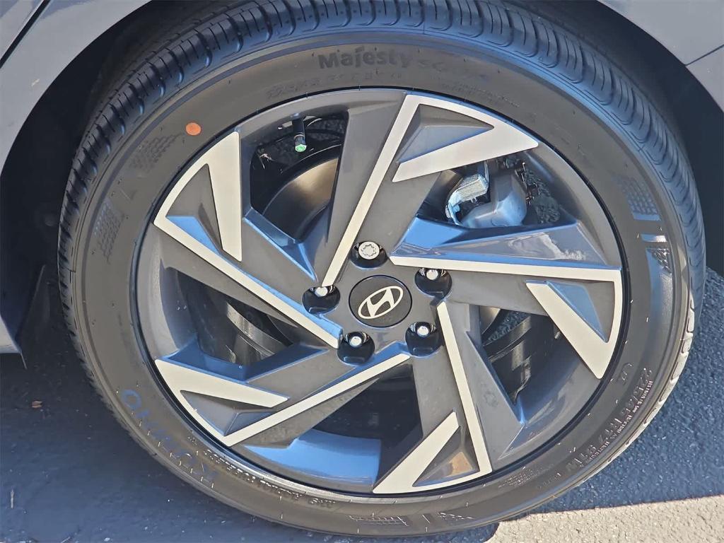 new 2025 Hyundai Elantra car, priced at $23,589