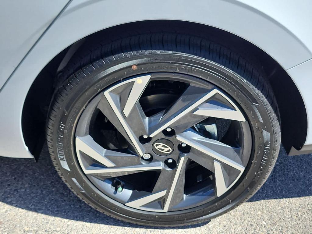 new 2025 Hyundai ELANTRA HEV car, priced at $28,190