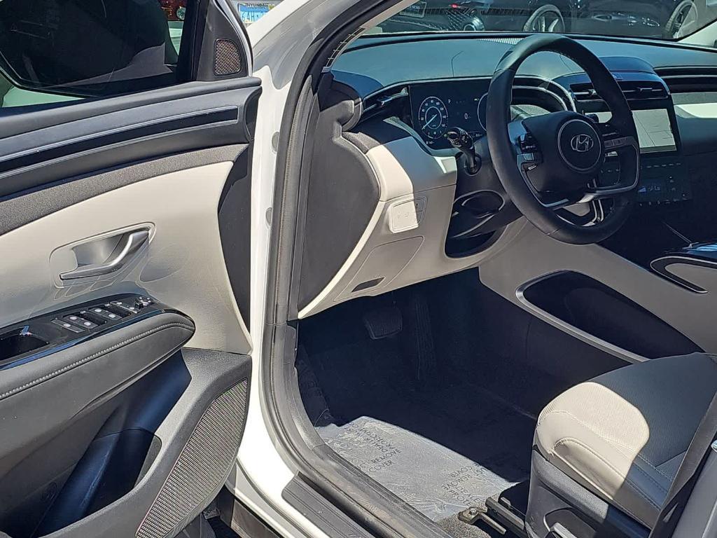 used 2024 Hyundai TUCSON Hybrid car, priced at $28,000