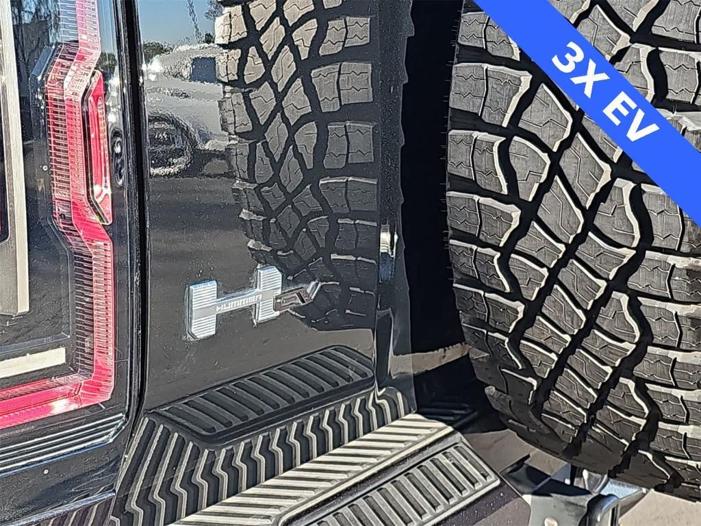 used 2025 GMC HUMMER EV SUV car, priced at $86,500