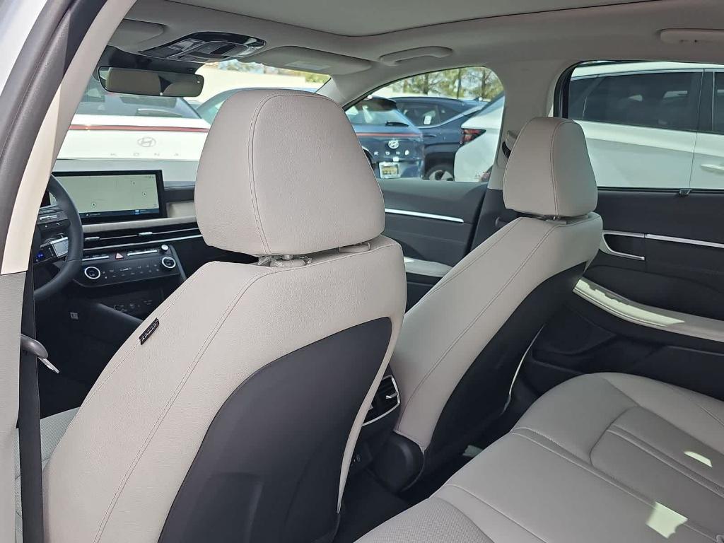 new 2025 Hyundai Sonata Hybrid car, priced at $38,435