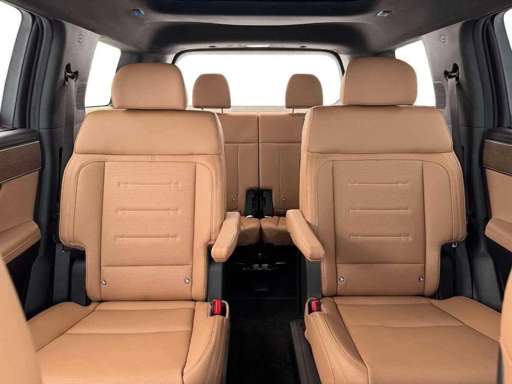 new 2026 Hyundai SANTA FE HEV car, priced at $49,195