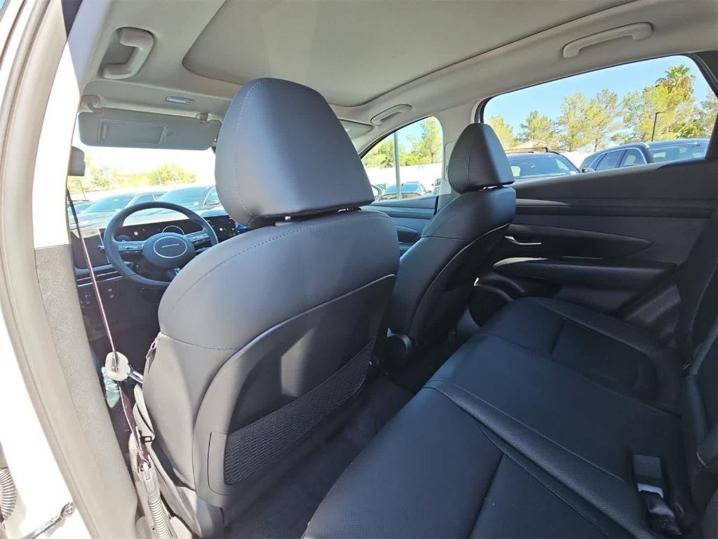 new 2025 Hyundai TUCSON Hybrid car, priced at $35,342
