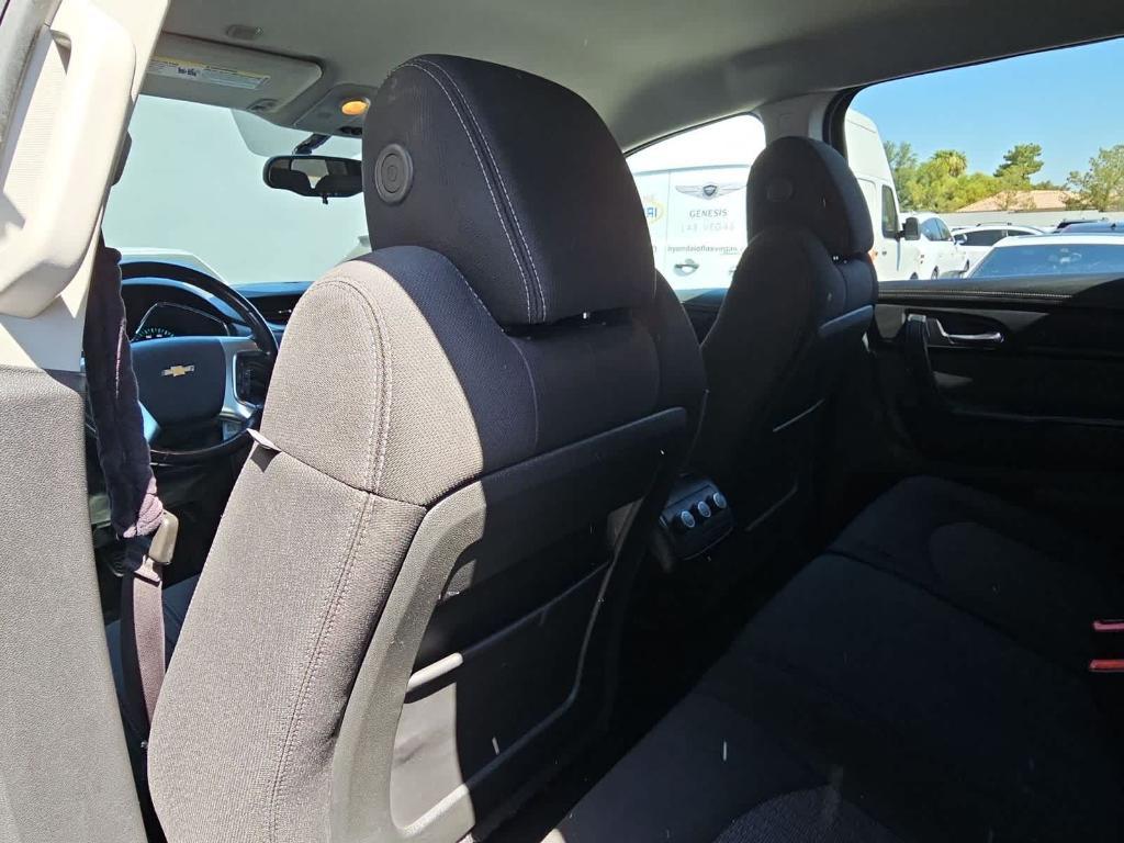 used 2015 Chevrolet Traverse car, priced at $9,000