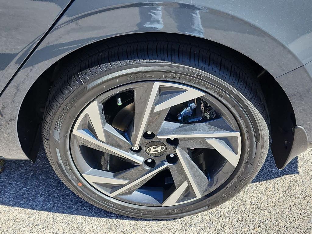 new 2025 Hyundai Elantra car, priced at $26,335