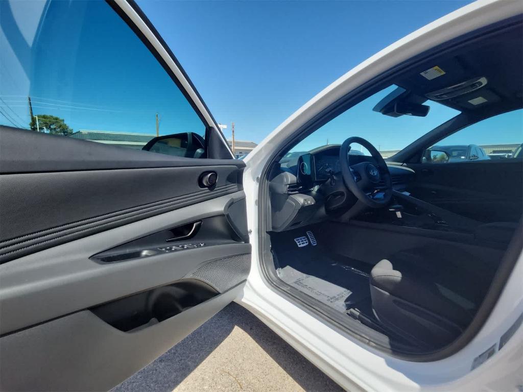 new 2025 Hyundai ELANTRA HEV car, priced at $26,575