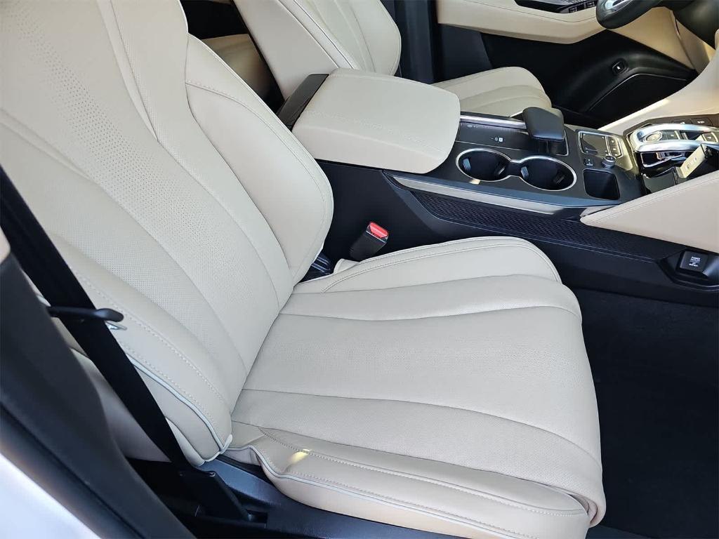 used 2022 Acura MDX car, priced at $41,000