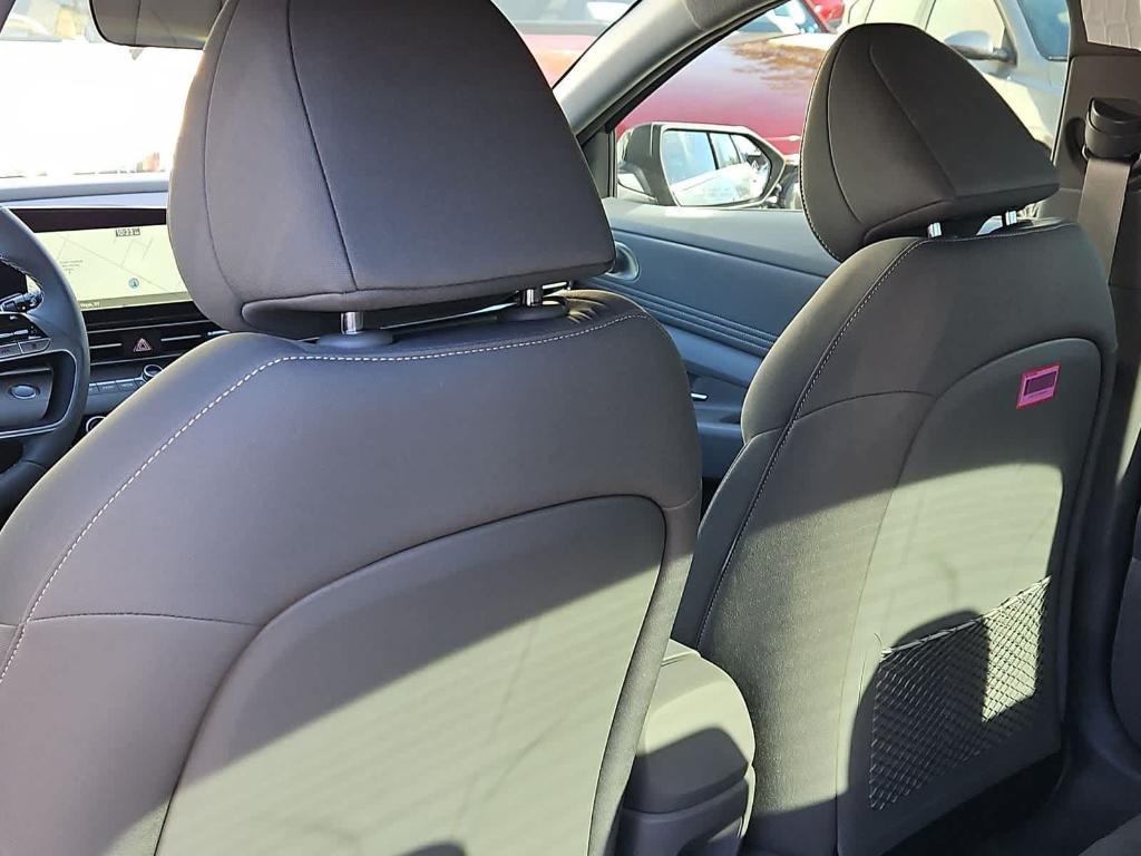 new 2025 Hyundai Elantra car, priced at $26,075