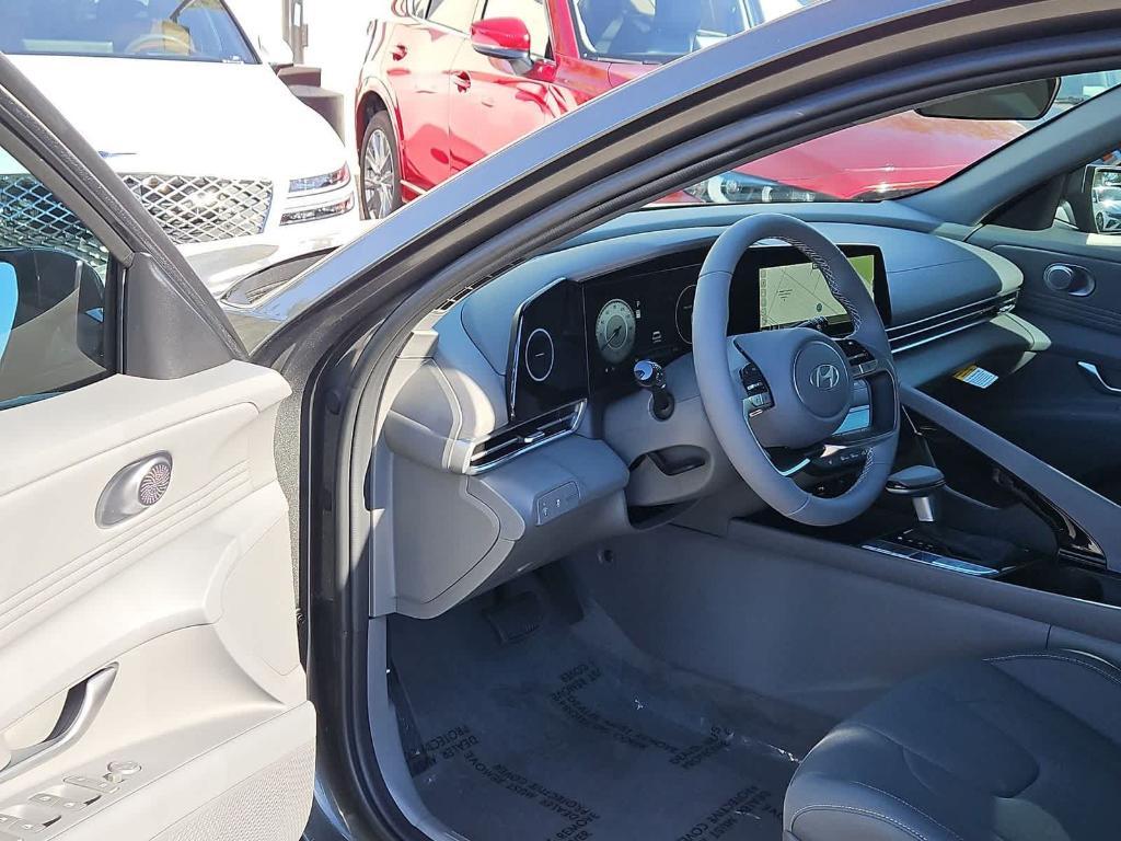 new 2025 Hyundai Elantra car, priced at $26,075