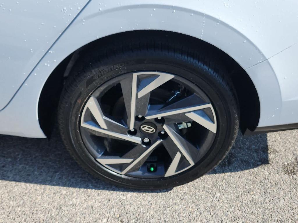 new 2025 Hyundai Elantra car, priced at $26,860