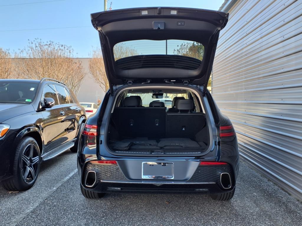 new 2025 Genesis GV70 car
