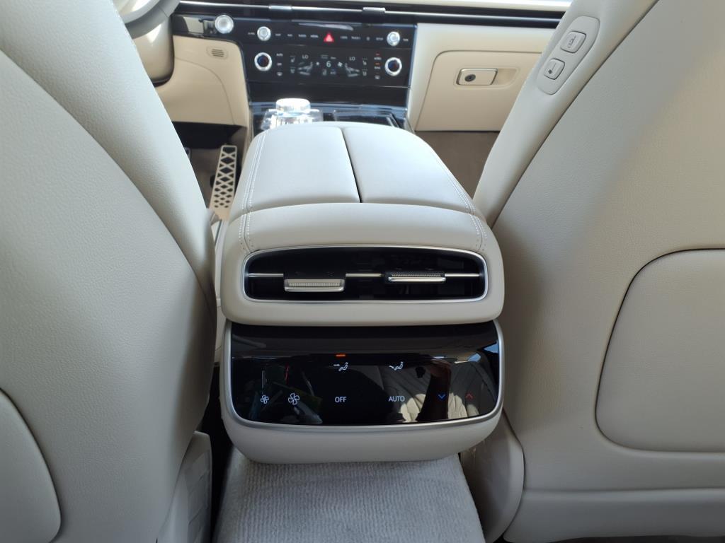 new 2025 Genesis G80 car, priced at $70,555