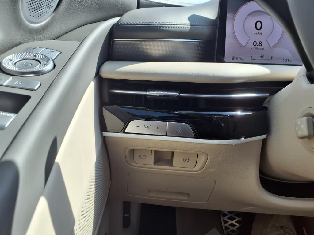 new 2025 Genesis G80 car, priced at $70,555