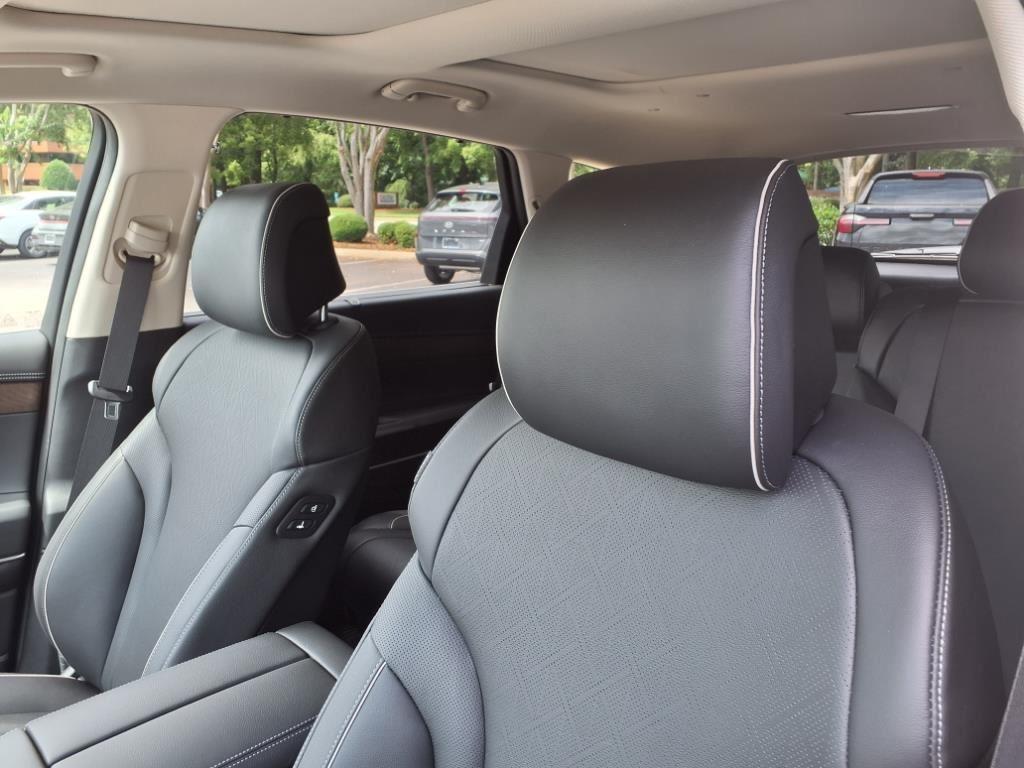 new 2025 Genesis GV80 car, priced at $70,374