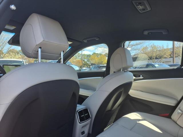 new 2025 Genesis G70 car, priced at $45,305