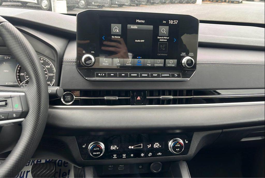 used 2024 Mitsubishi Outlander car, priced at $24,990