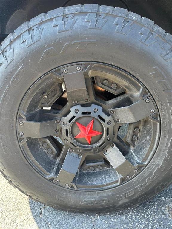 used 2014 Jeep Wrangler Unlimited car, priced at $13,495