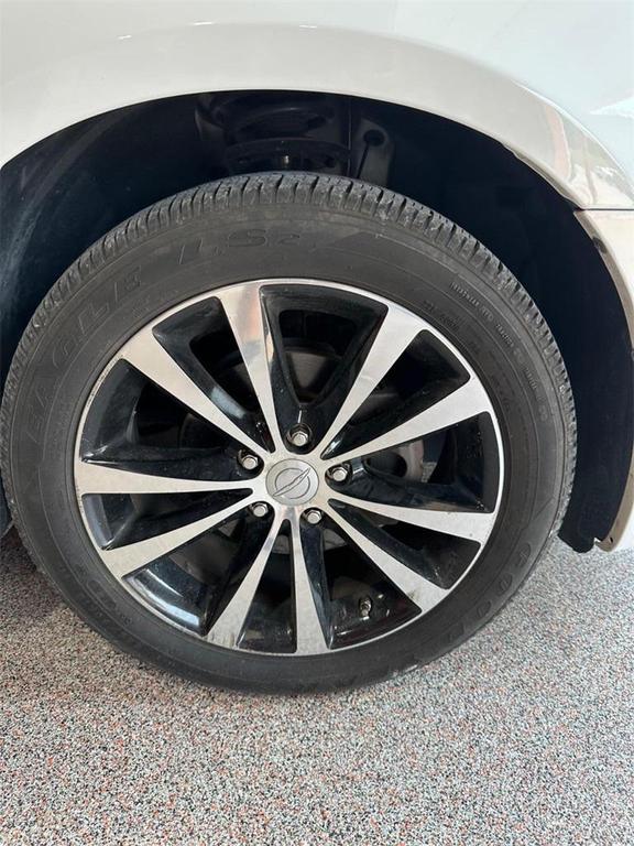 used 2011 Chrysler 200 car, priced at $8,995