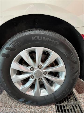 used 2017 Chrysler Pacifica car, priced at $19,995