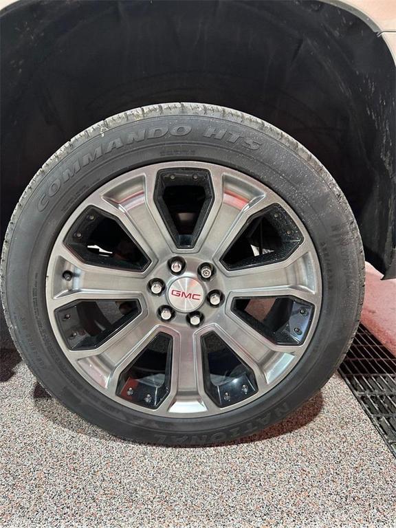 used 2016 GMC Yukon car, priced at $16,995