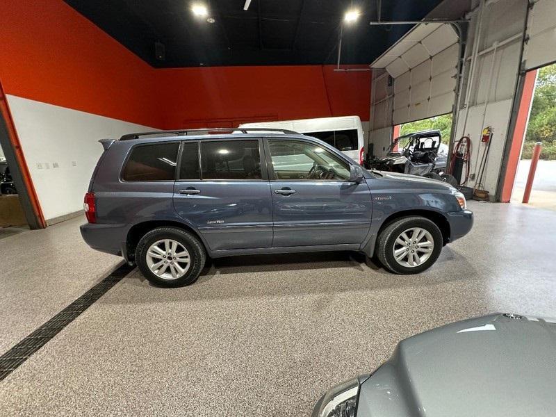 used 2007 Toyota Highlander Hybrid car, priced at $8,795
