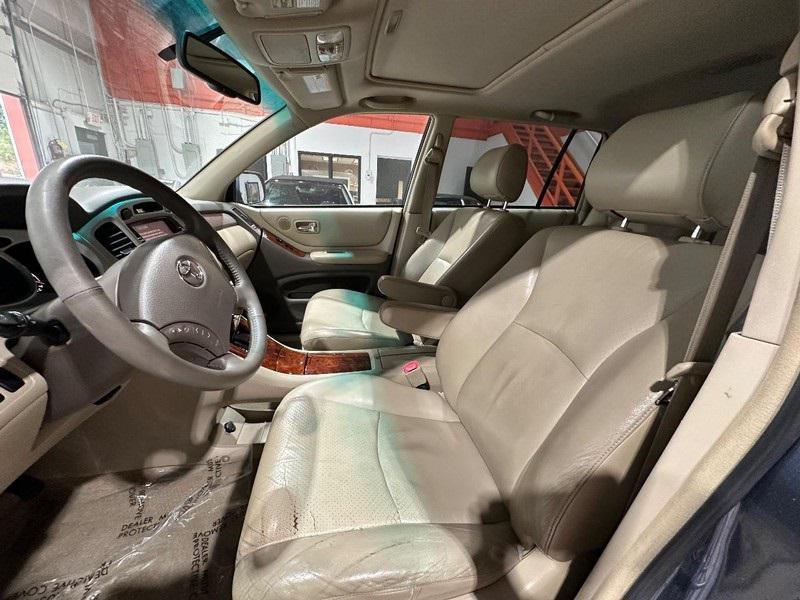 used 2007 Toyota Highlander Hybrid car, priced at $8,795