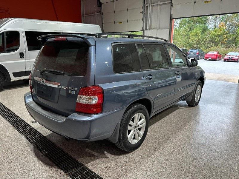 used 2007 Toyota Highlander Hybrid car, priced at $8,795