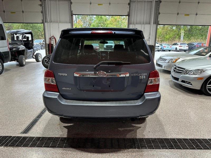 used 2007 Toyota Highlander Hybrid car, priced at $8,795