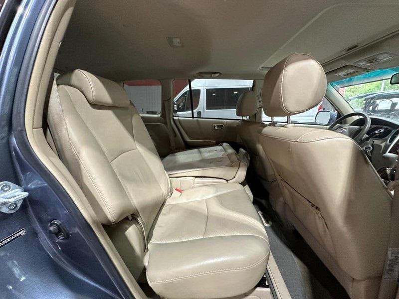 used 2007 Toyota Highlander Hybrid car, priced at $8,795