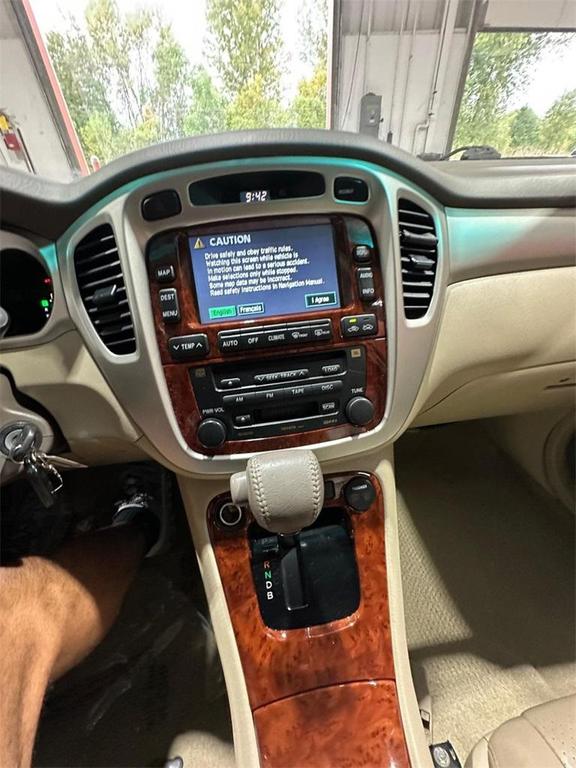 used 2007 Toyota Highlander Hybrid car, priced at $8,795