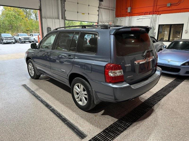 used 2007 Toyota Highlander Hybrid car, priced at $8,795