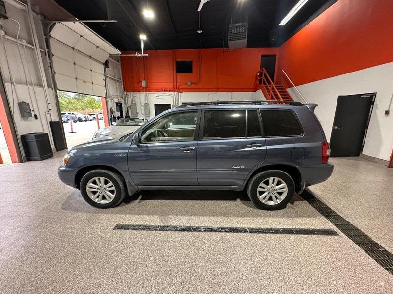 used 2007 Toyota Highlander Hybrid car, priced at $8,795