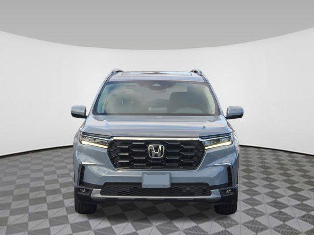 new 2025 Honda Pilot car, priced at $51,235