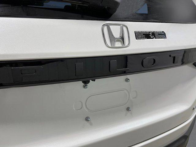 new 2025 Honda Pilot car, priced at $50,650